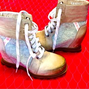 SAMPLE Leather Trim Waterproof Wedge boots.